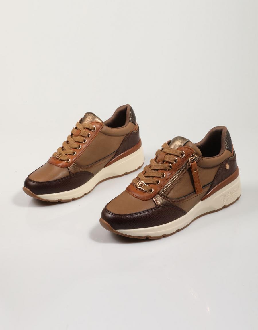 ZAPATILLAS CARMELA 161825 en color Marron