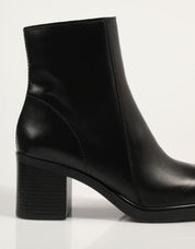Booties REBECCA HOPE 5888 in black color
