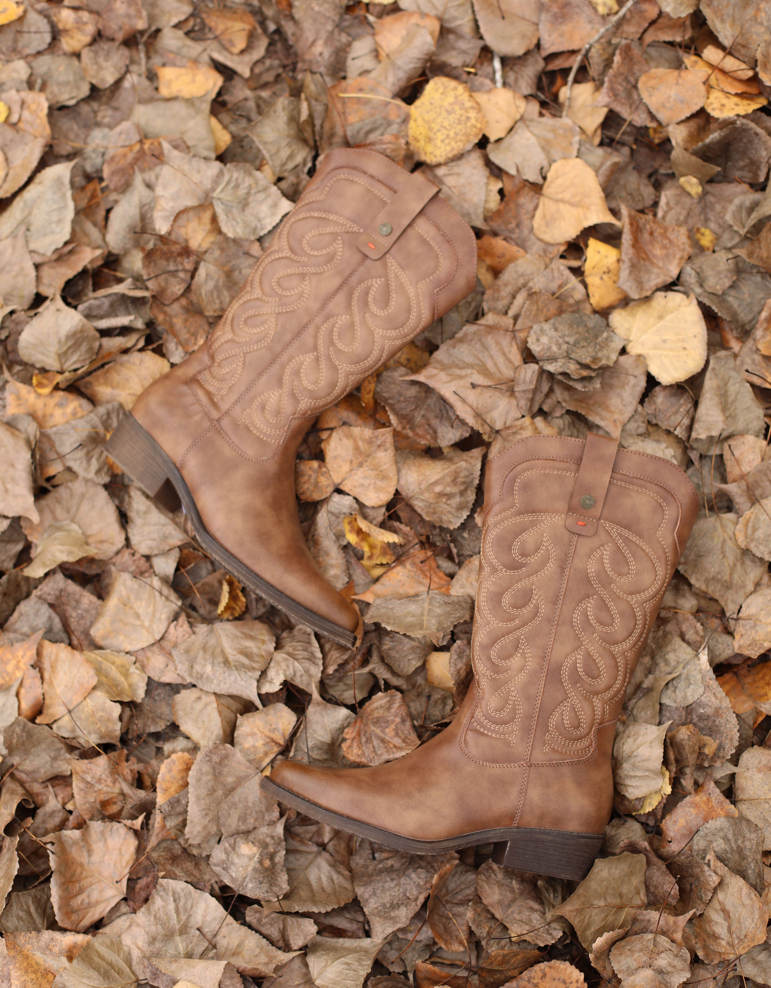 Atualizar 172128 botas na cor taupe