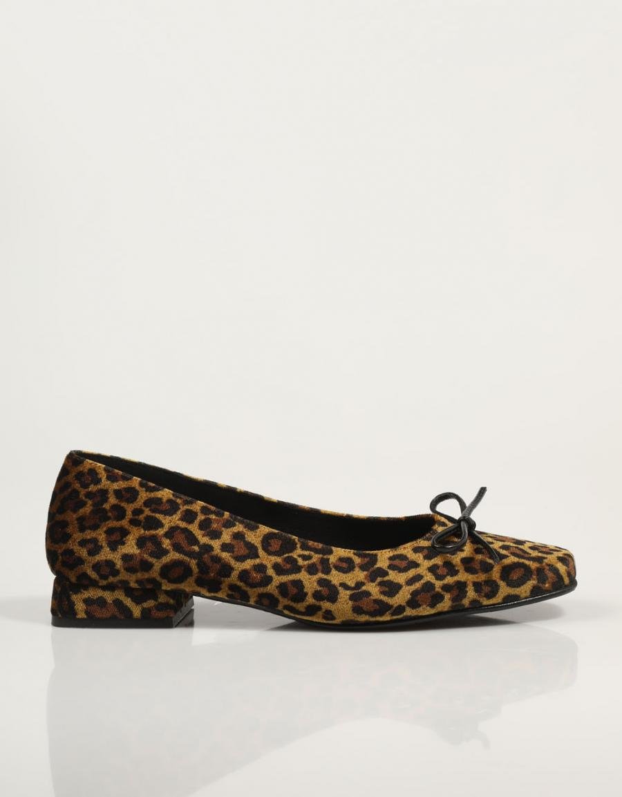 ZAPATOS VESTIR REBECCA HOPE 2388 en color Marron