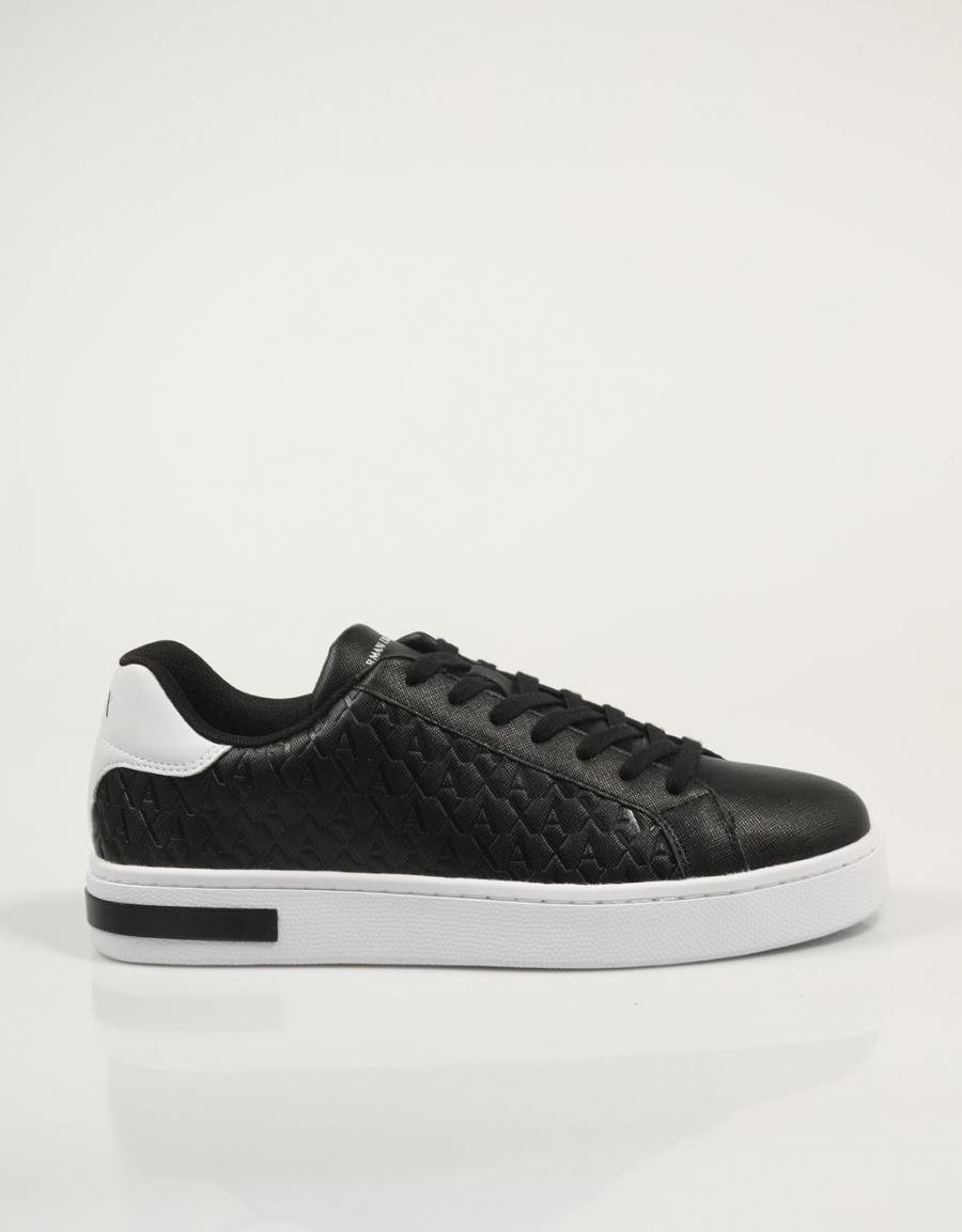 ZAPATILLAS ARMANI EXCHANGE XM00014 en color Negro