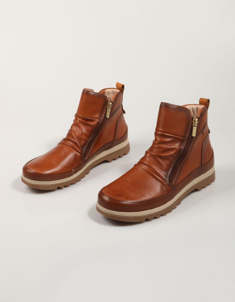 BOTINES PIKOLINOS VIGO W3W 8888 C2 en color Cuero