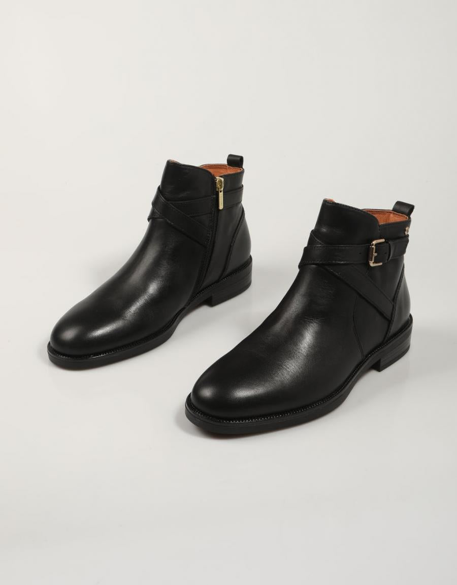 Pikolinos Booties Puertollano W3C 8869 in black