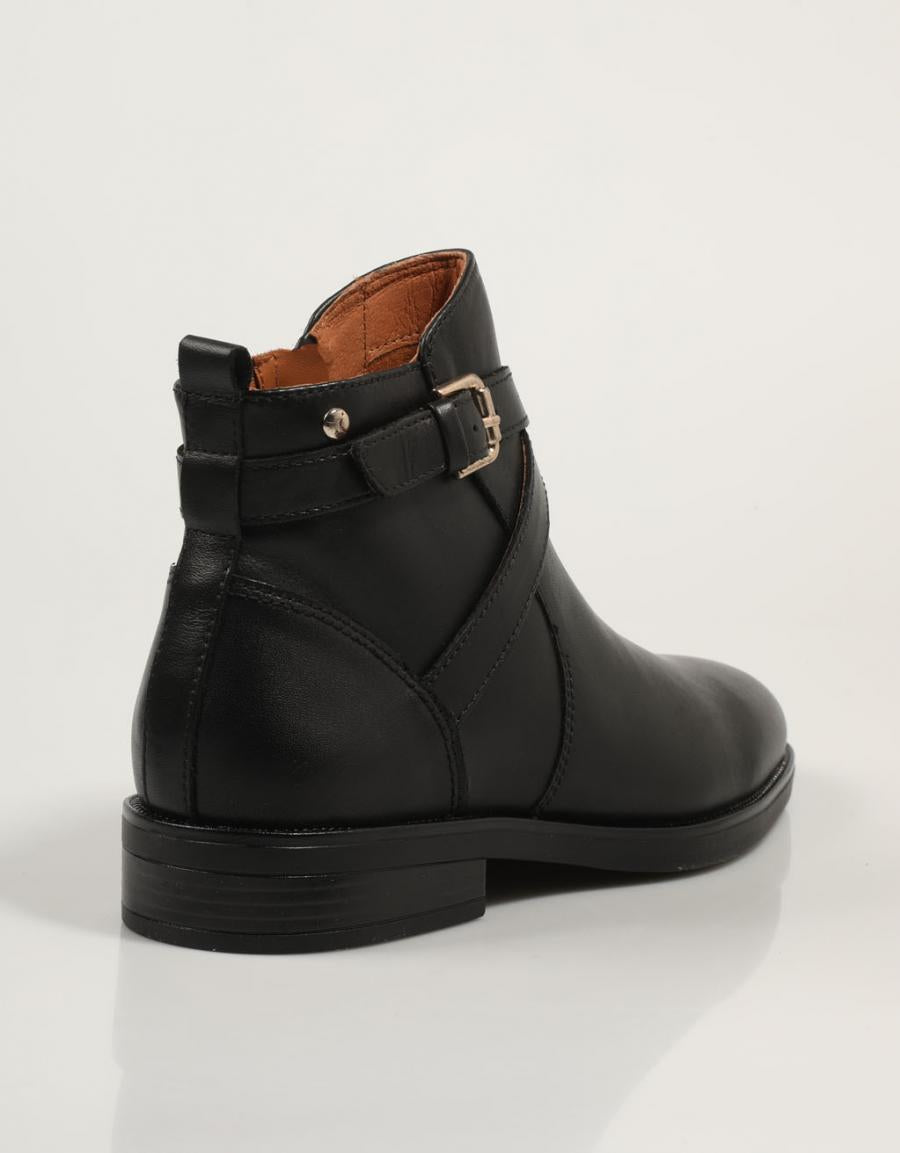 Pikolinos Booties Puertollano W3C 8869 in black