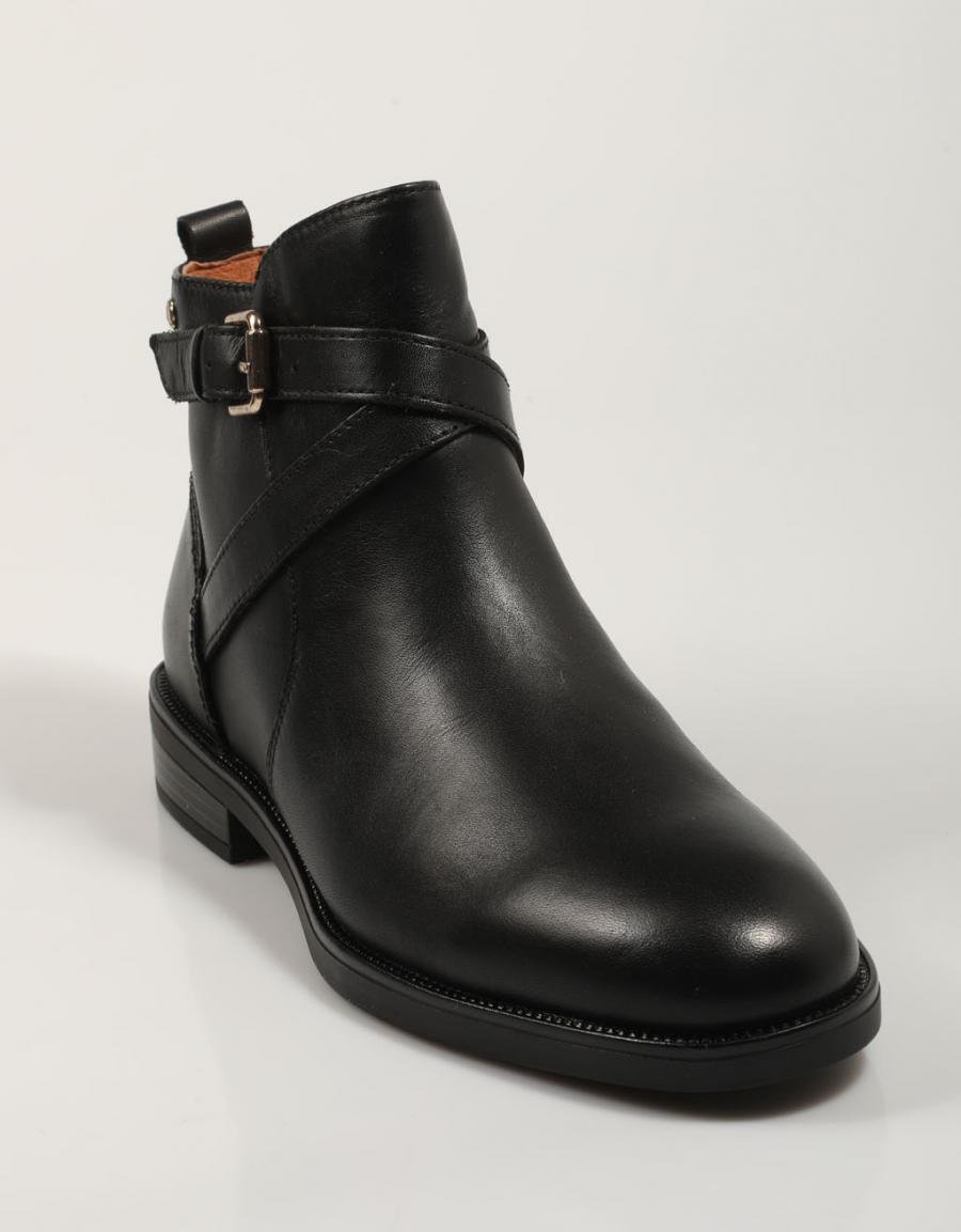Pikolinos Booties Puertollano W3C 8869 in black