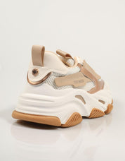 Steve trasmette il possesso di Madde e di colore bianco