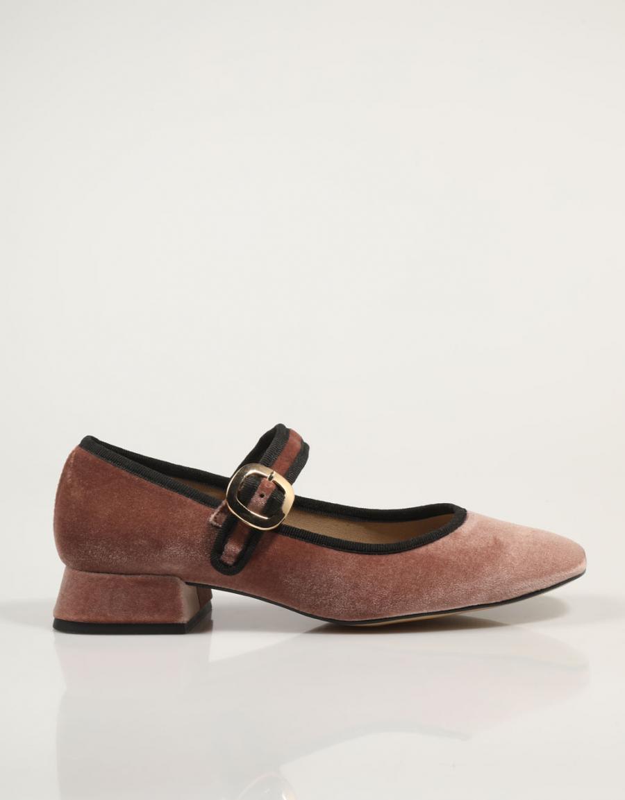 Violet Vse Vse Dress Shoes in rosa