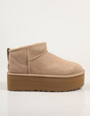 BOTINES UGG CLASSIC ULTRA MINI PLATFORM en color Beige