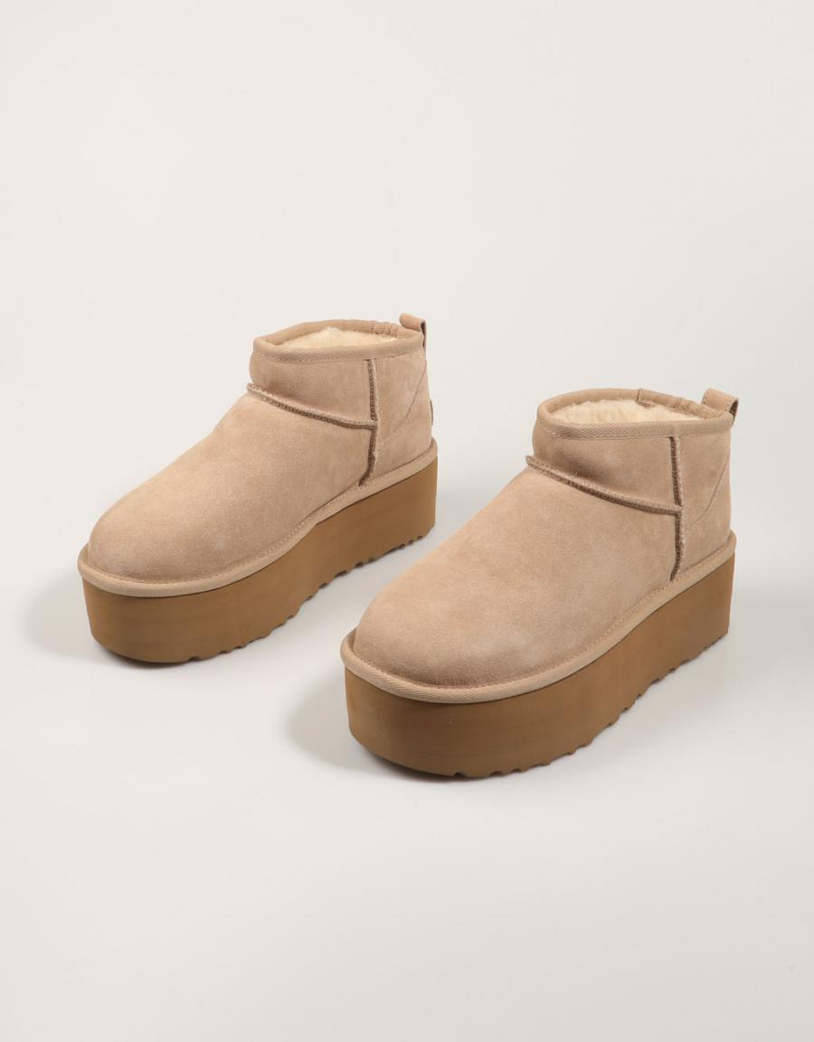 BOTINES UGG CLASSIC ULTRA MINI PLATFORM en color Beige
