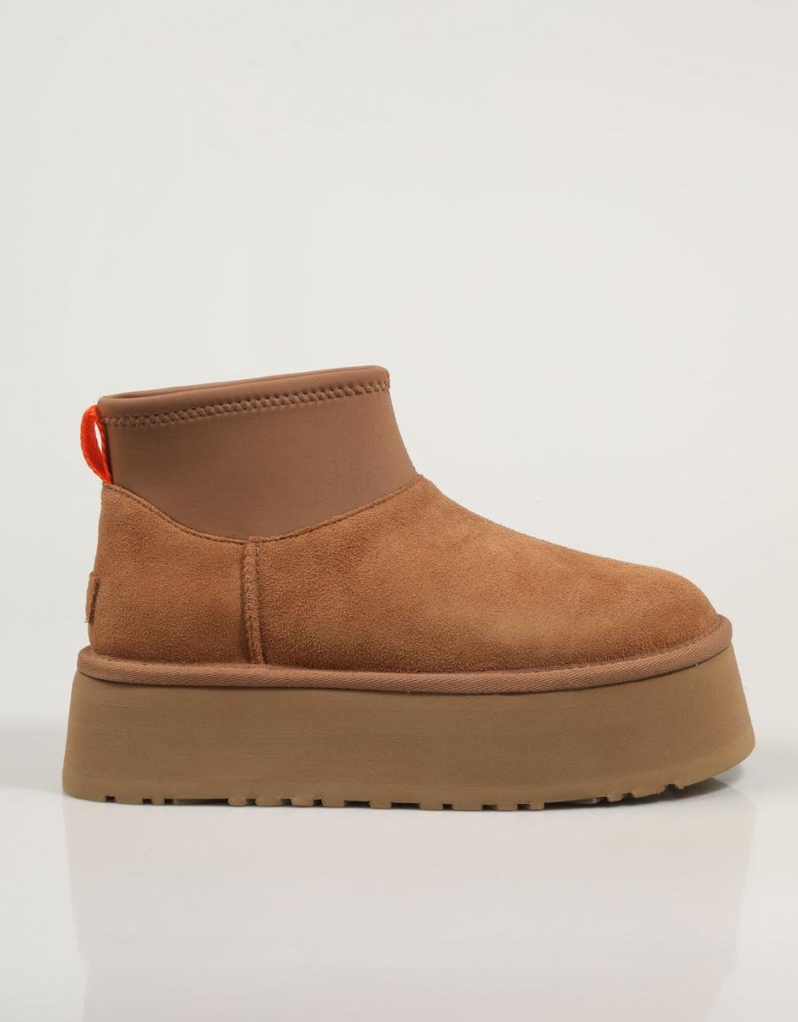 BOTINES UGG CLASSIC MINI DIPPER en color Cuero