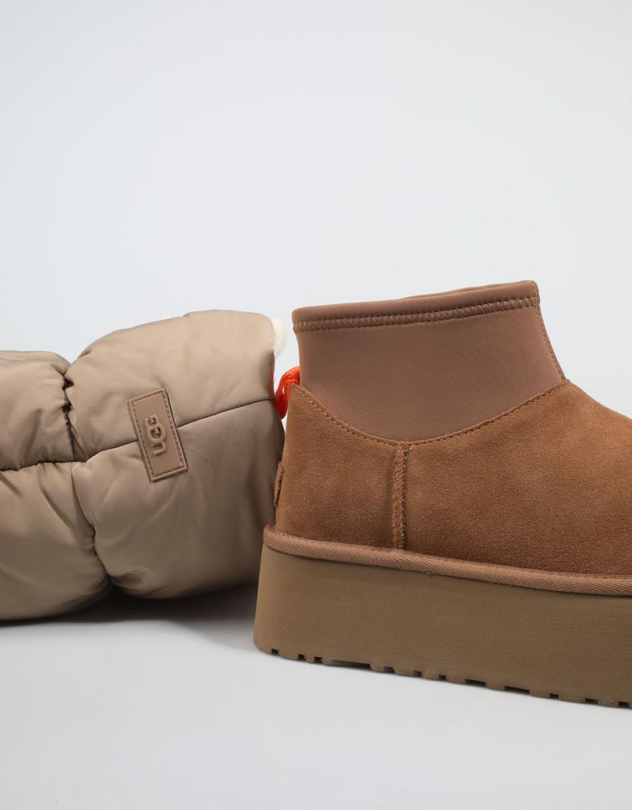 BOTINES UGG CLASSIC MINI DIPPER PUFFER en color Cuero