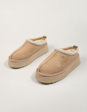 ZUECOS UGG TAZZ en color Hielo