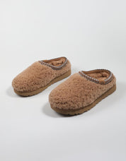 ZUECOS UGG TASMAN MAXI CURLY en color Cuero