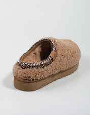 ZUECOS UGG TASMAN MAXI CURLY en color Cuero