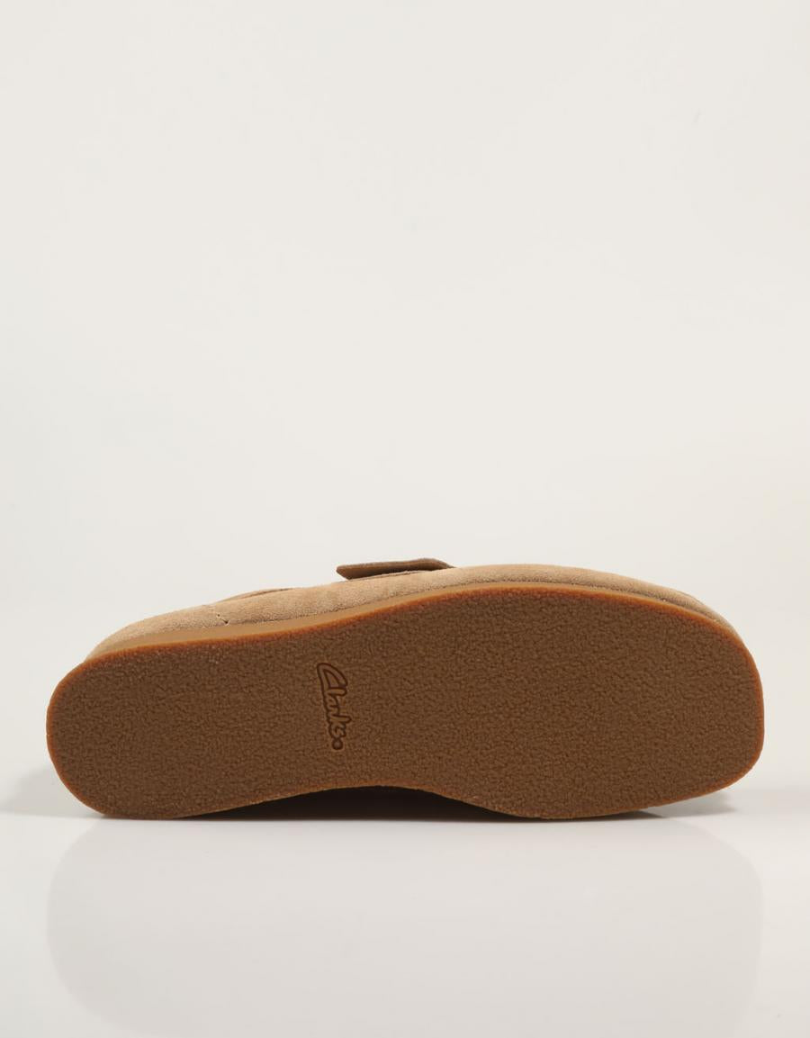 ZAPATOS SPORT CLARKS WALLABEE EVO en color Taupe