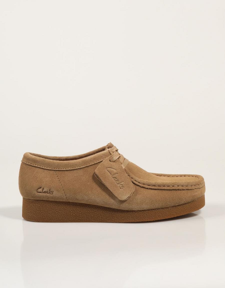 ZAPATOS SPORT CLARKS WALLABEE EVO en color Taupe