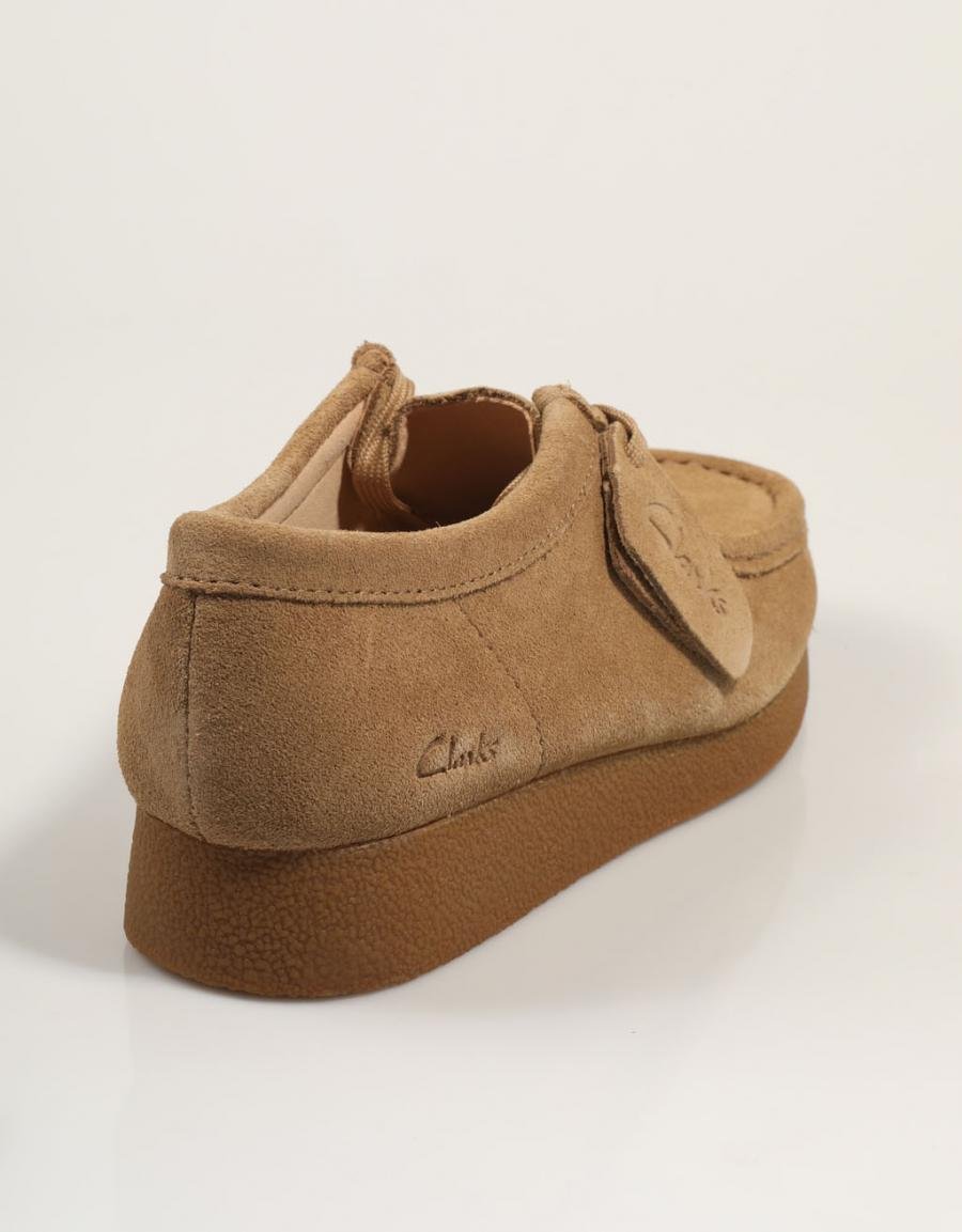 ZAPATOS SPORT CLARKS WALLABEE EVO en color Taupe