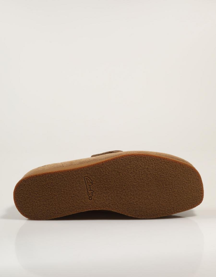 ZAPATOS SPORT CLARKS WALLABEE EVO en color Taupe