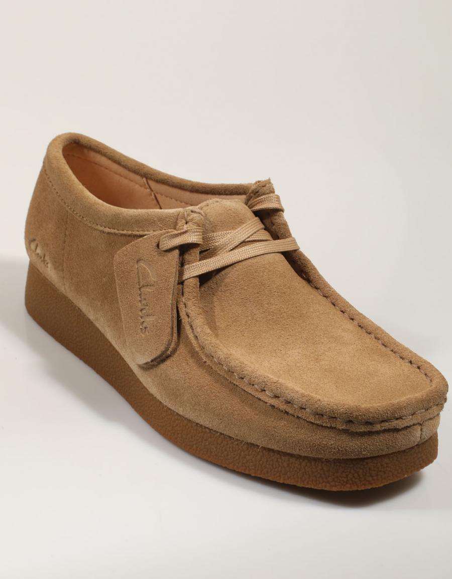 ZAPATOS SPORT CLARKS WALLABEE EVO en color Taupe