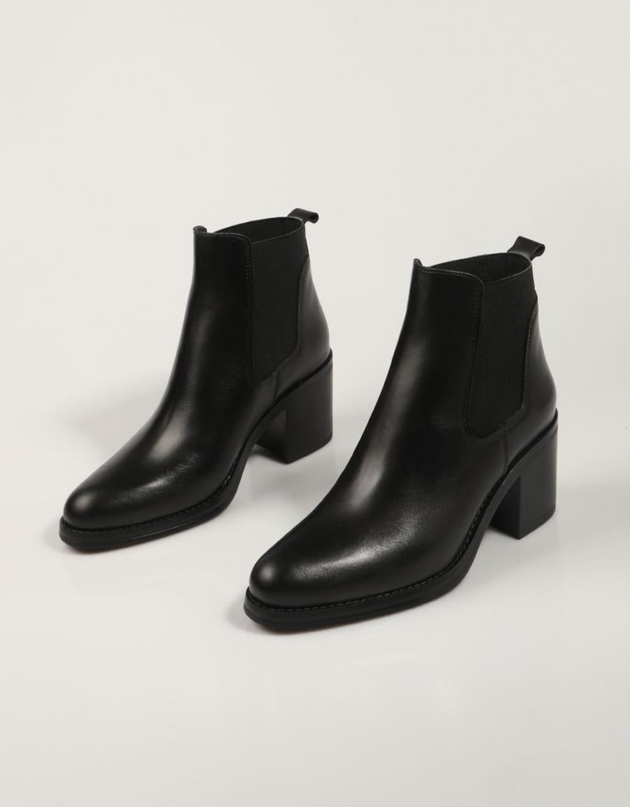 ALPE 2404 17 botas de tornozelo em preto