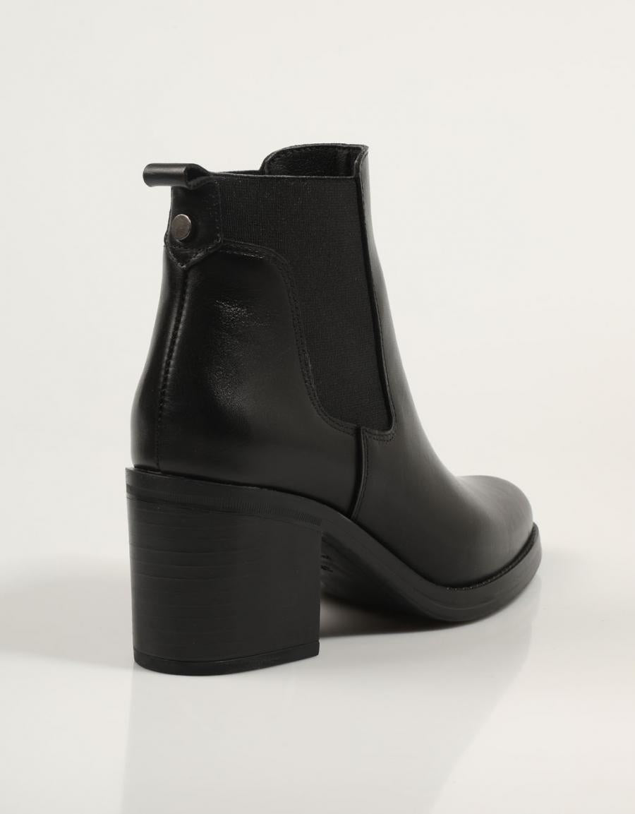 ALPE 2404 17 botas de tornozelo em preto