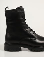 Alpe 2610 17 botas de tornozelo em preto