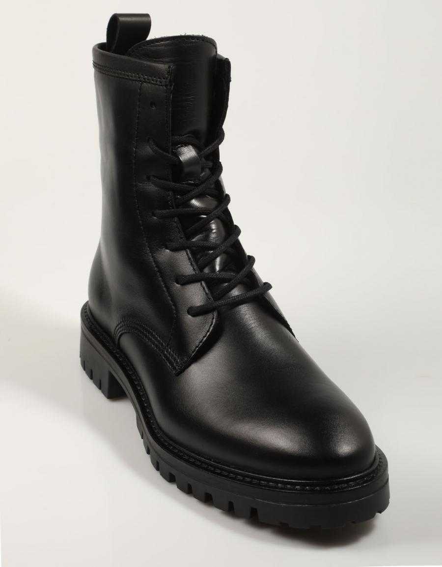 Alpe 2610 17 botas de tornozelo em preto