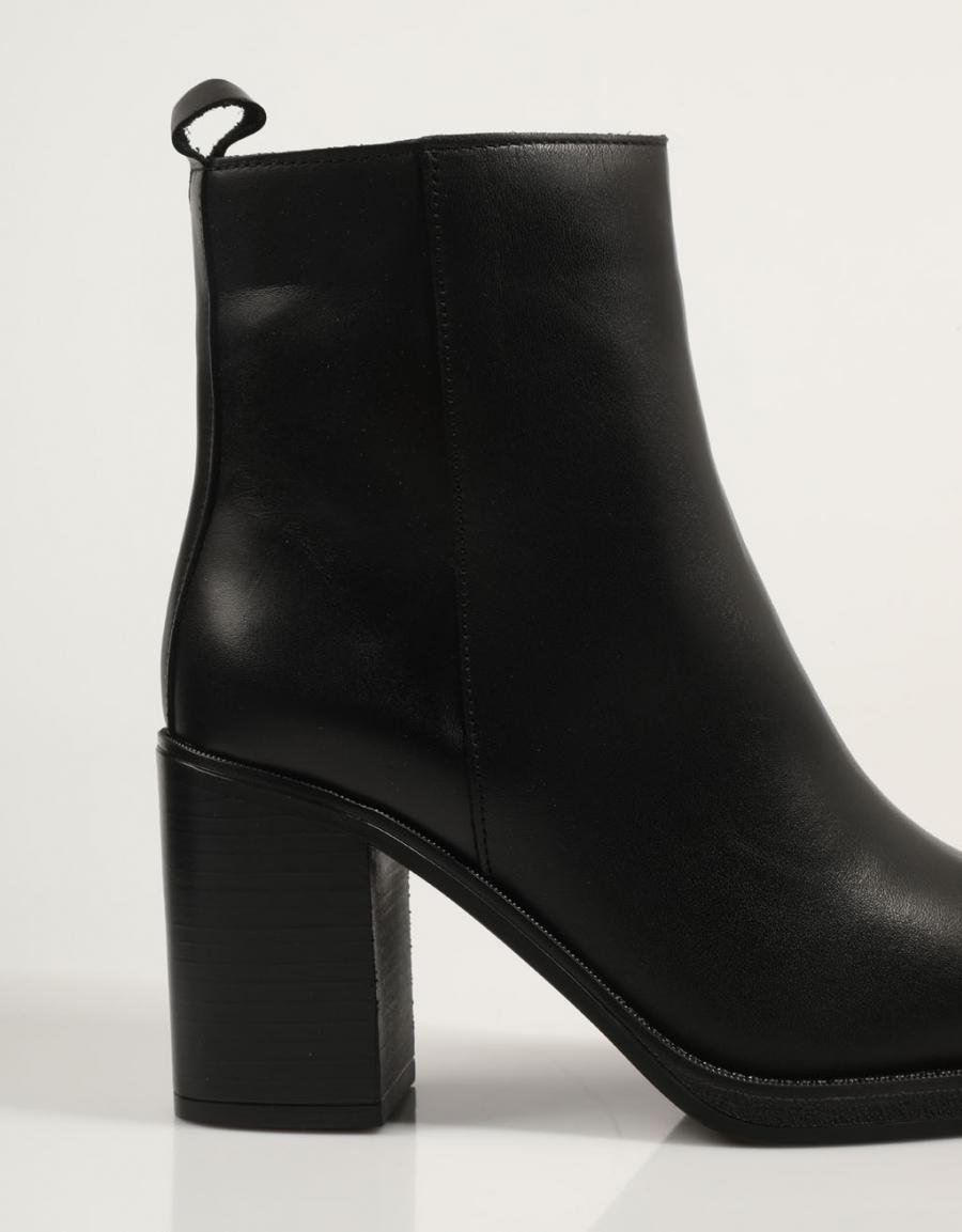 Alpe 5221 Stiefel in Schwarz