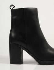 Alpe 5221 Stiefel in Schwarz