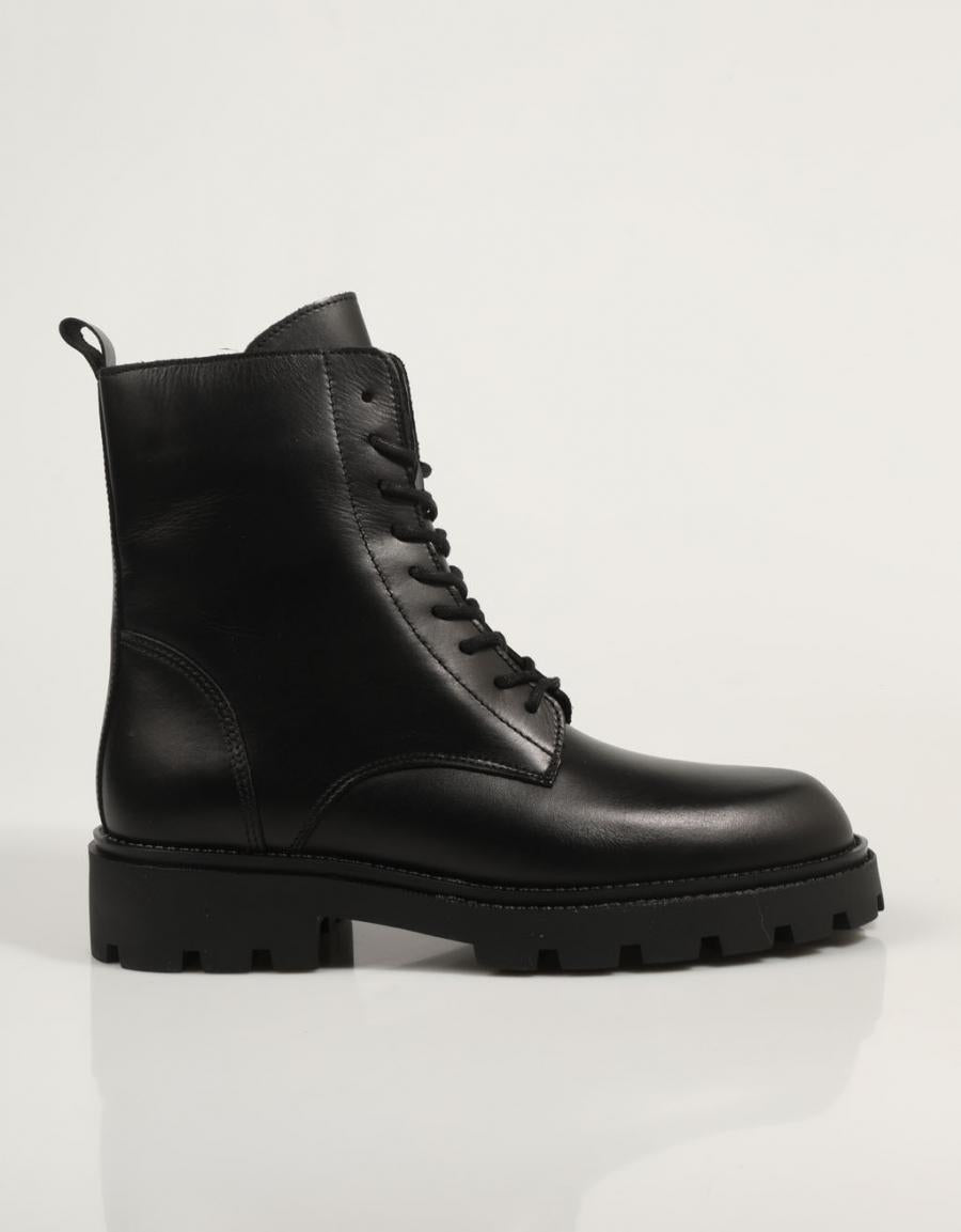 ALPE 5311 17 botas de tornozelo em preto