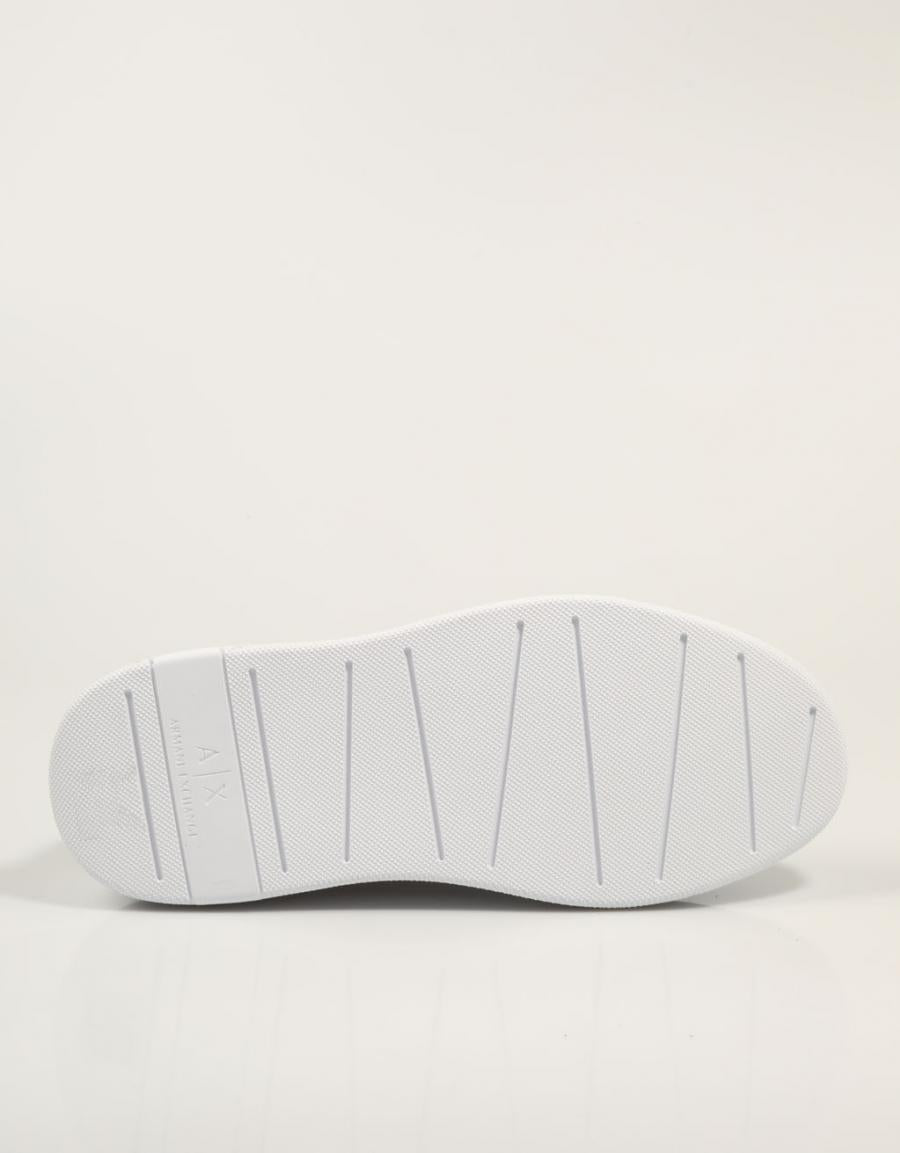 Sapatos Armani Exchange Xux123 em branco