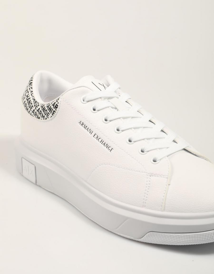 Sapatos Armani Exchange Xux123 em branco