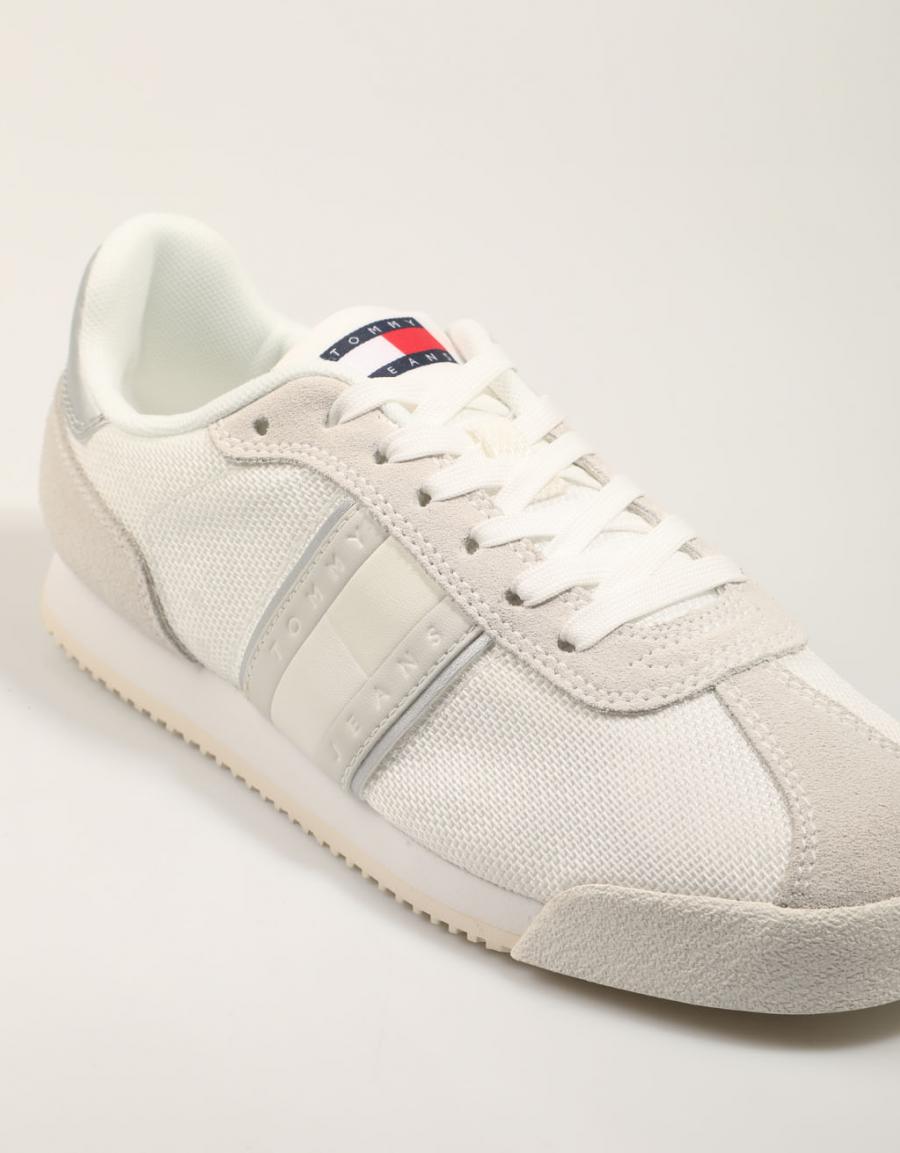 Tommy Hilfiger TJW Low Profile Runner Shoes em branco