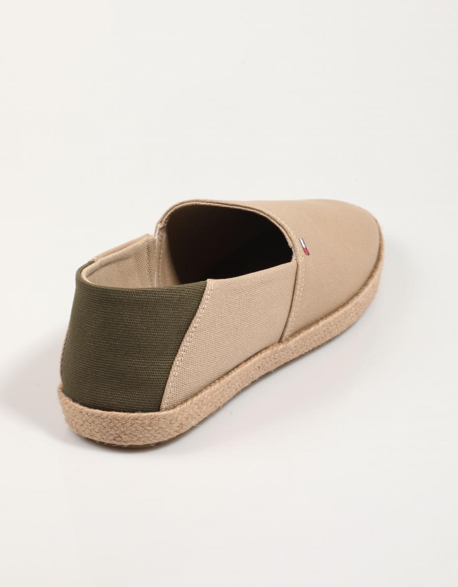 ESPARDEÑAS TOMMY HILFIGER JOE HILFIGER ESPADRILLE CORE TEX en color Beige