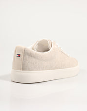 ZAPATILLAS TOMMY HILFIGER TH HI VULC LOW CORE CHAMBRAY en color Beige