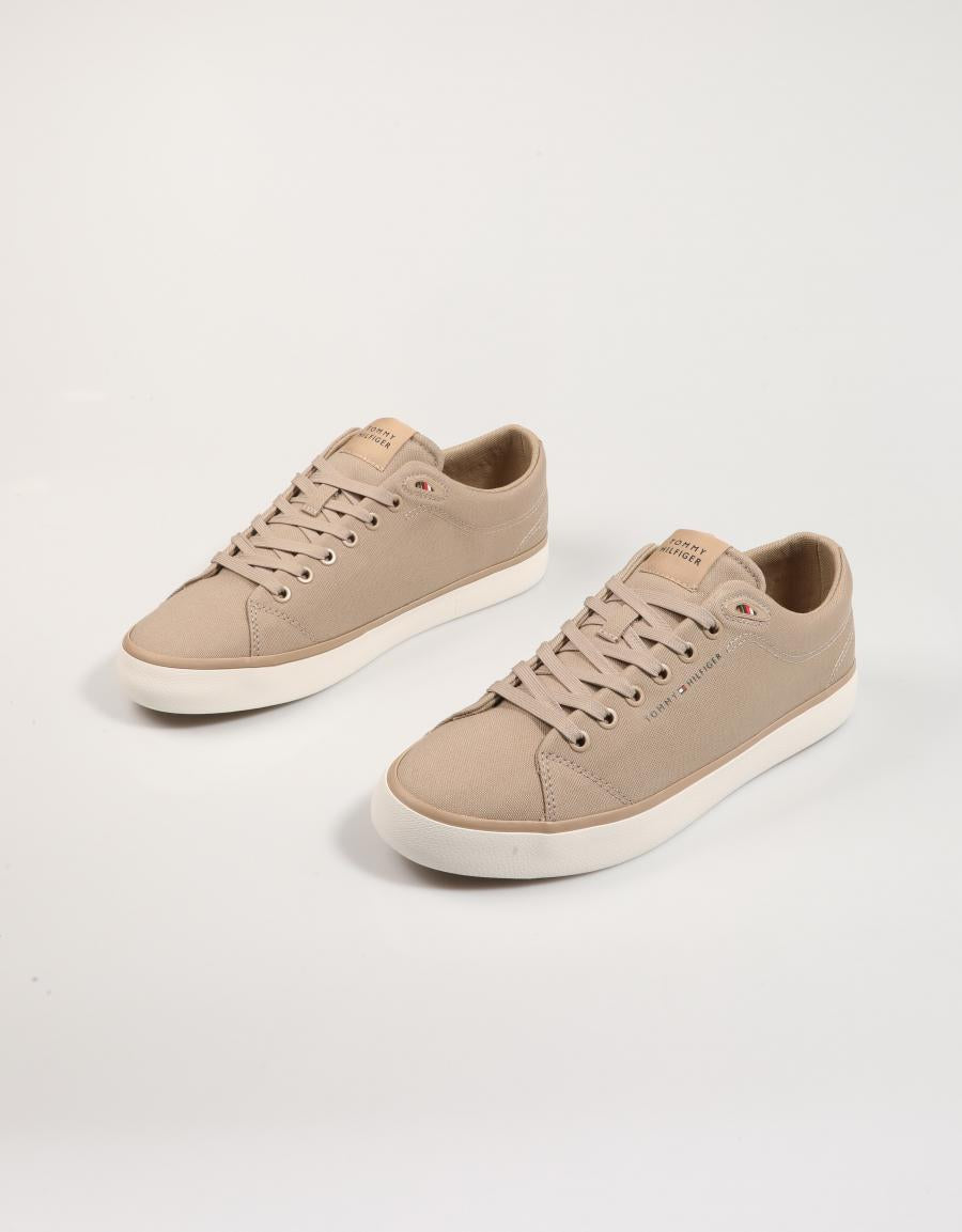 Tommy Hilfiger tênis