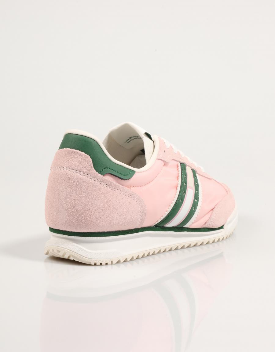 ZAPATILLAS TOMMY HILFIGER ALPHACLEAT TJW RETRO RUNNER CLEA en color Rosa