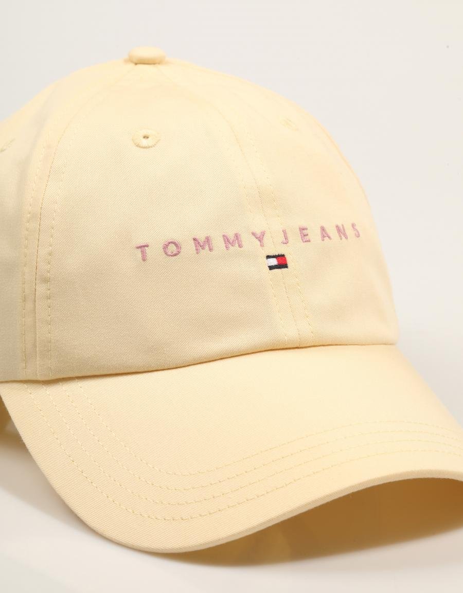 Tommy Hilfiger Hap Logo 6 Panel in Beige Color