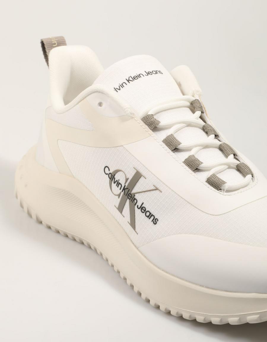 Calvin Klein Lausanne Eva Runner Low Lace ML sapatos em branco