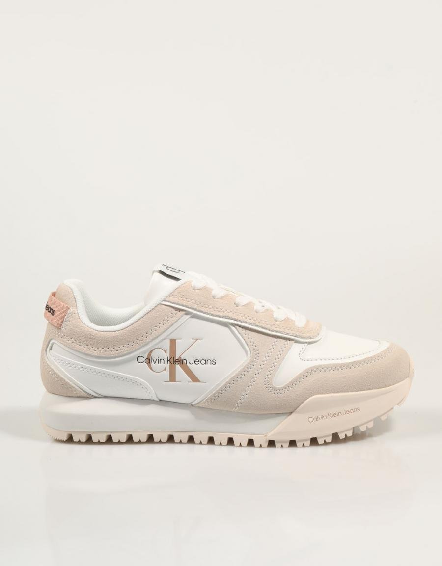 ZAPATILLAS CALVIN KLEIN OSAKA TOOTHY RUNNER IRREGULAR LI en color Blanco