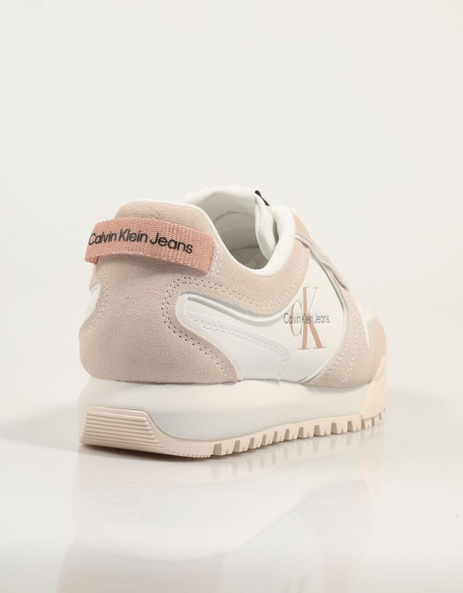 ZAPATILLAS CALVIN KLEIN OSAKA TOOTHY RUNNER IRREGULAR LI en color Blanco