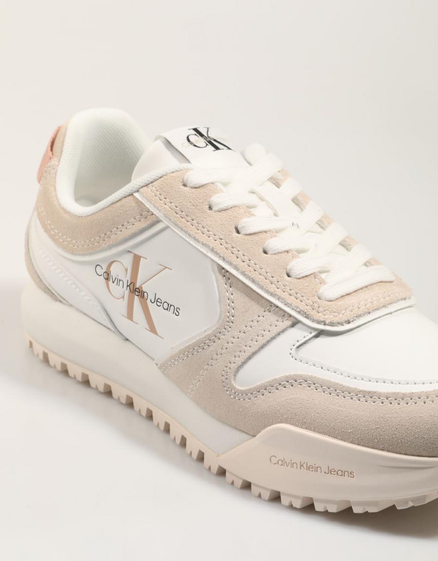 ZAPATILLAS CALVIN KLEIN OSAKA TOOTHY RUNNER IRREGULAR LI en color Blanco
