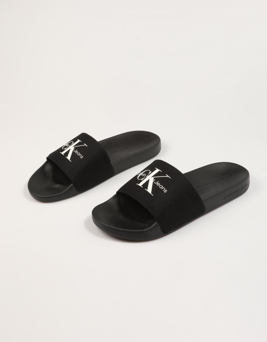CHANCLAS CALVIN KLEIN MIAMI SLIDE MONOGRAM CV en color Negro