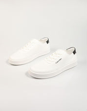 Calvin Klein Pure Capsule Low Top Lace Up Kni in bianco