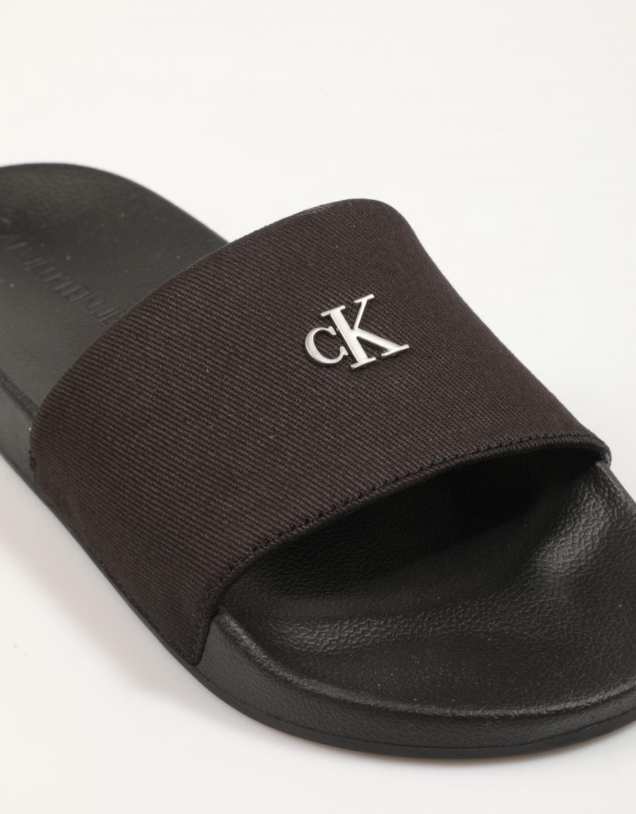 Calvin Klein Miami Slide Monogram Hardware en noir