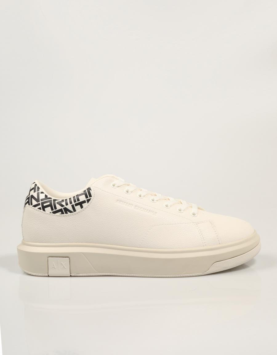 Armani Exchange Xux123 XV534 Sapatos em branco