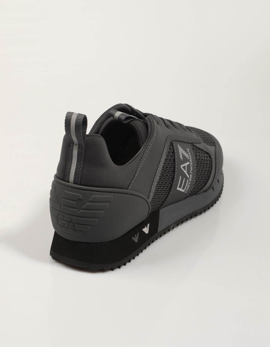Sapatos Armani EA7 X8X027 XK050 em preto