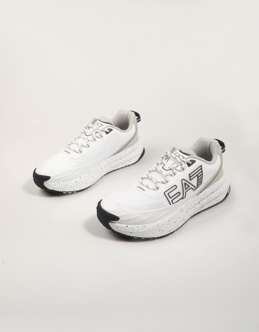 ZAPATILLAS ARMANI EA7 CRUSHER SONIC TRAIL X8X177 XK381 en color Blanco