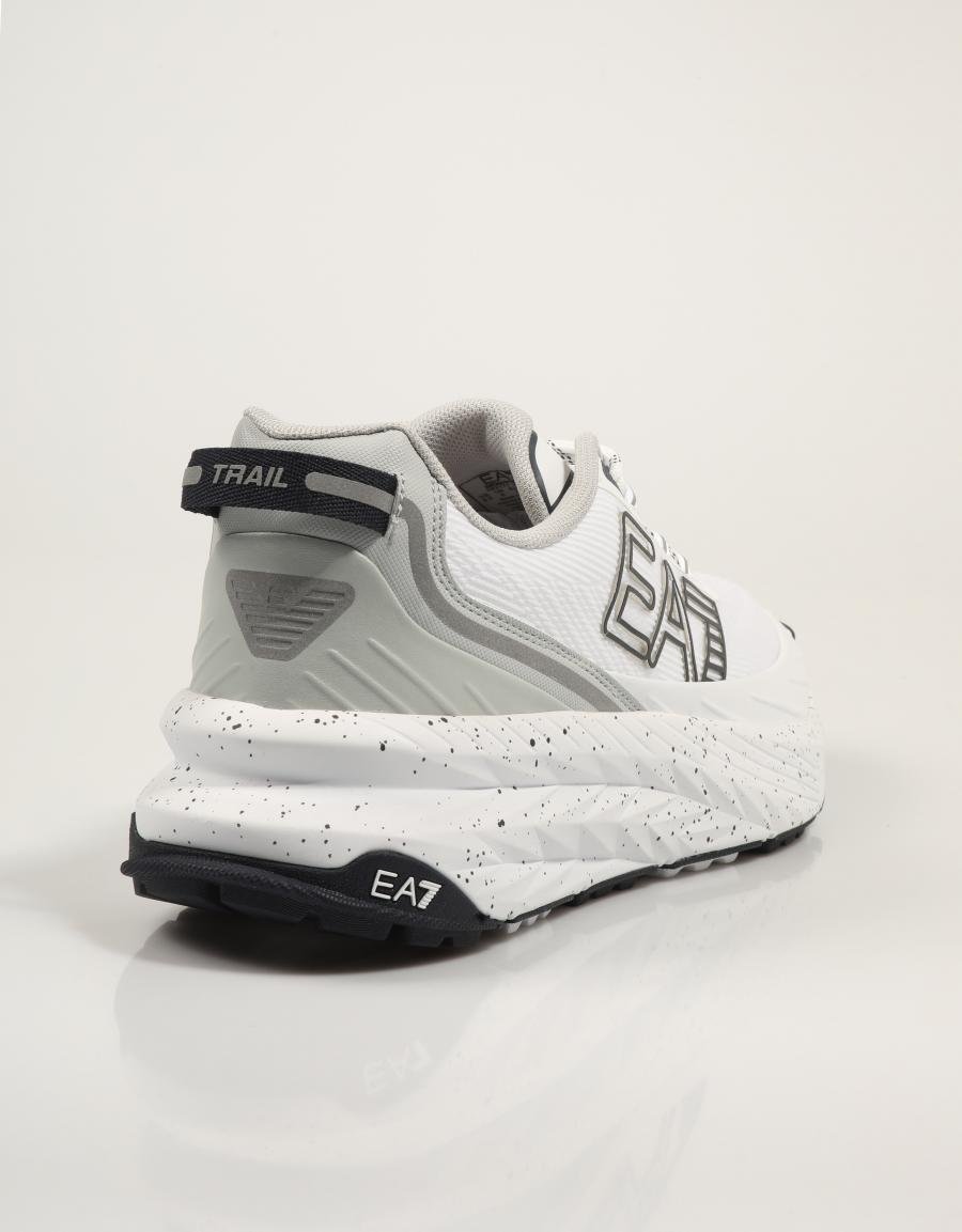 ZAPATILLAS ARMANI EA7 CRUSHER SONIC TRAIL X8X177 XK381 en color Blanco