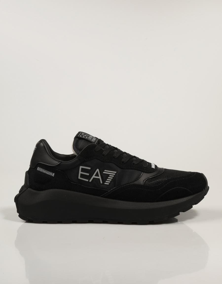 ZAPATILLAS ARMANI EA7 WADER X8X186 XK401 en color Negro